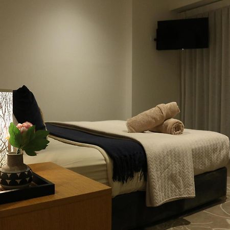 Broadbeach Stunner Modern And Central Гоулд Коуст Екстериор снимка