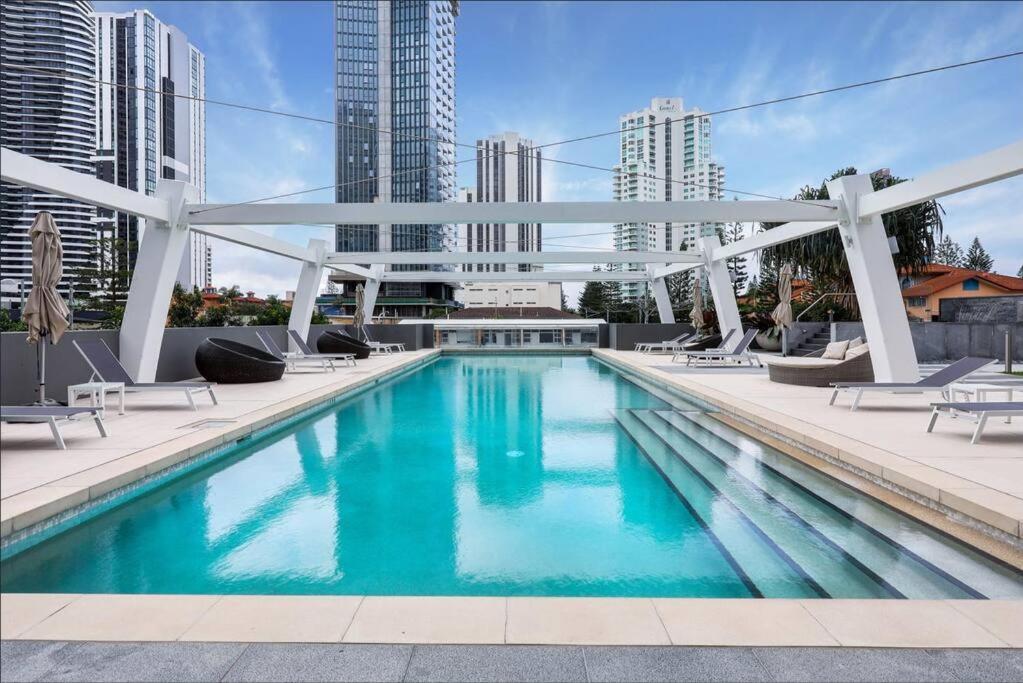Broadbeach Stunner Modern And Central Гоулд Коуст Екстериор снимка