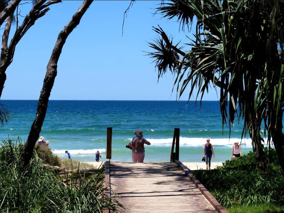 Broadbeach Stunner Modern And Central Гоулд Коуст Екстериор снимка