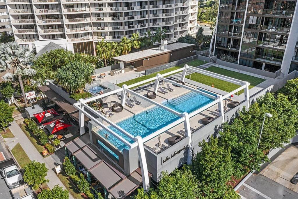 Broadbeach Stunner Modern And Central Гоулд Коуст Екстериор снимка