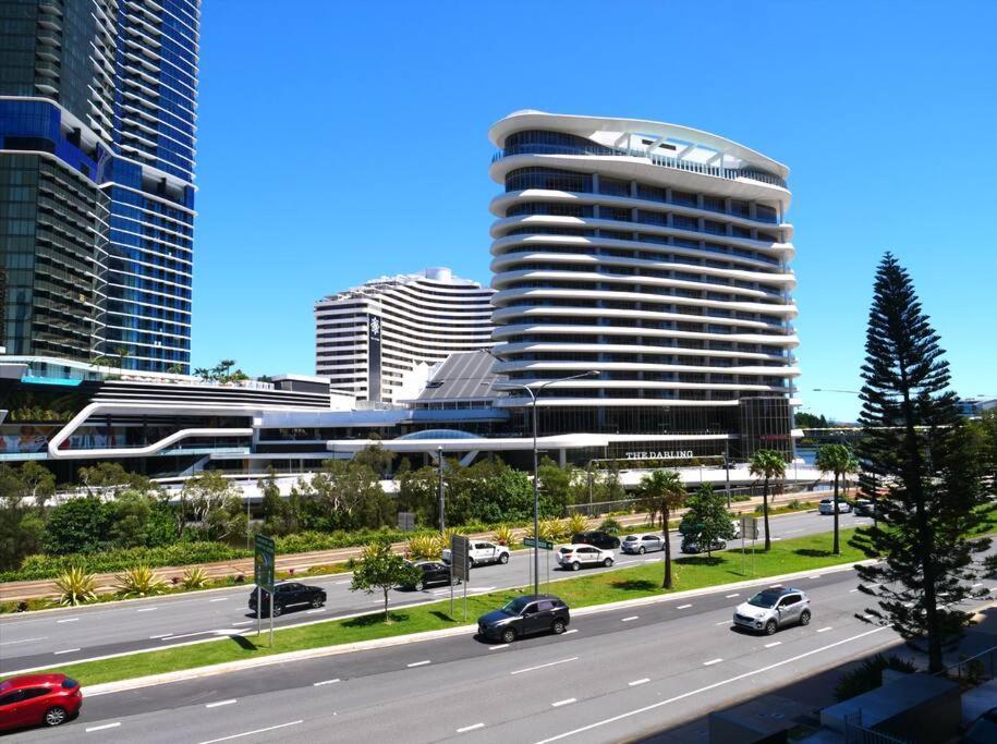 Broadbeach Stunner Modern And Central Гоулд Коуст Екстериор снимка