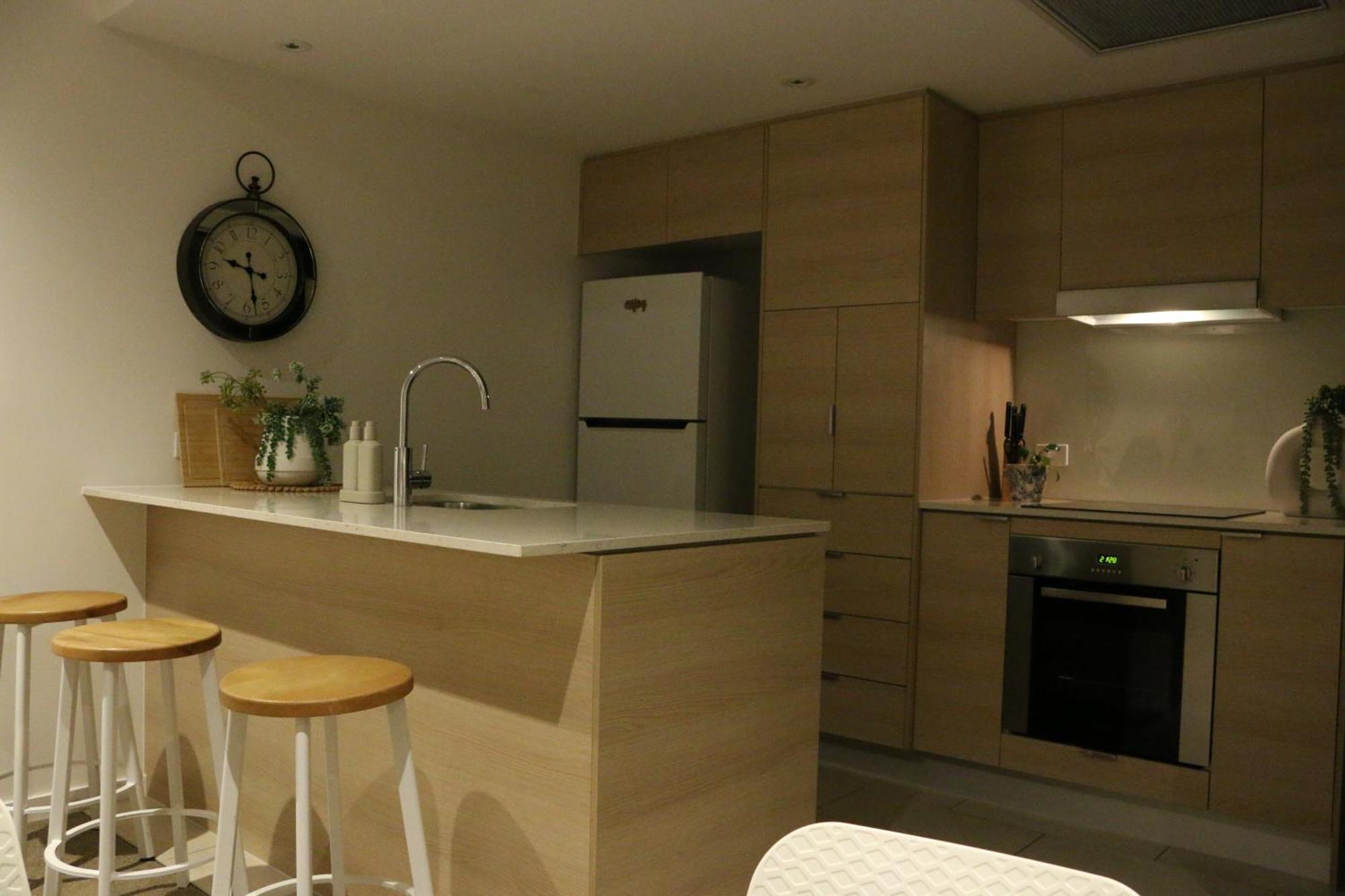 Broadbeach Stunner Modern And Central Гоулд Коуст Екстериор снимка